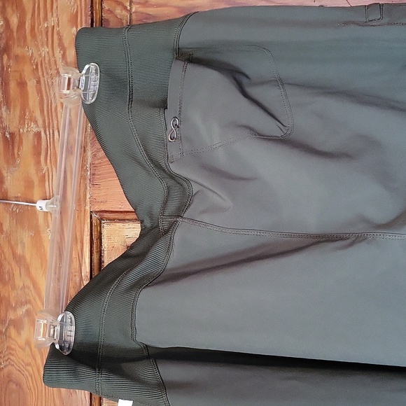 Women Scrub Joggers - Picture 8 of 8